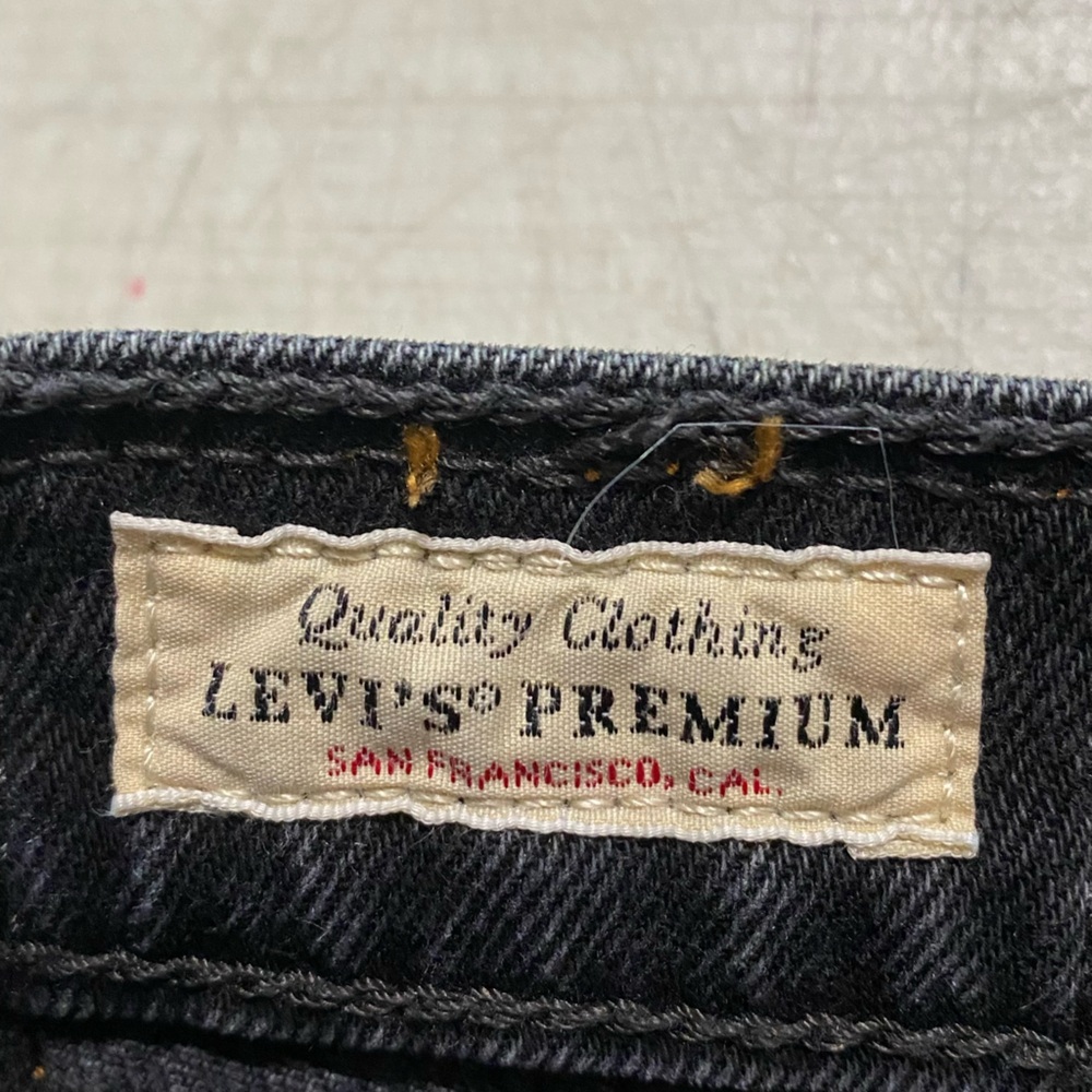 NWOT Levi’s women’s black jeans size 33 x 32 - Picture 3 of 9